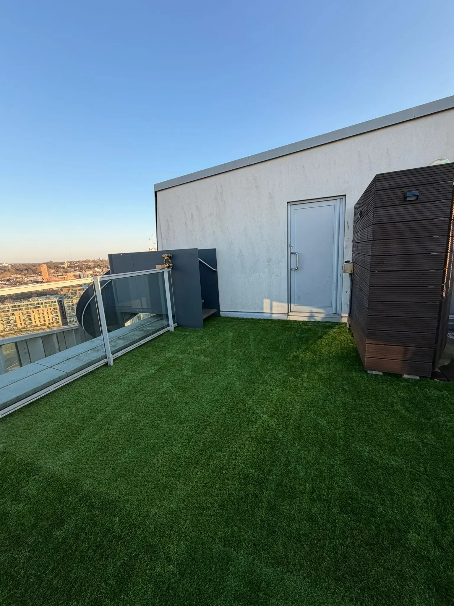 Porcelain patio installation